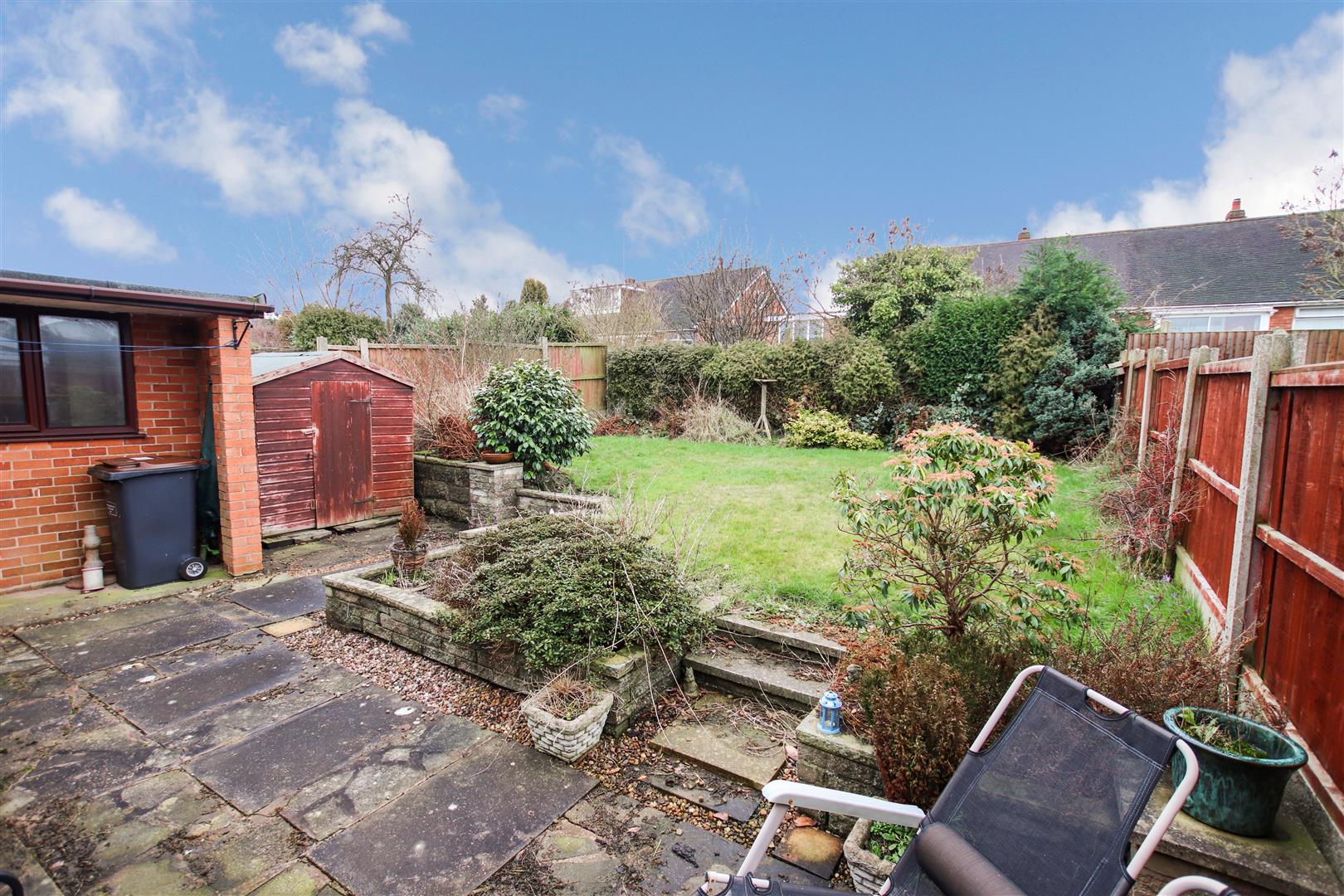 ENCLOSED REAR GARDEN